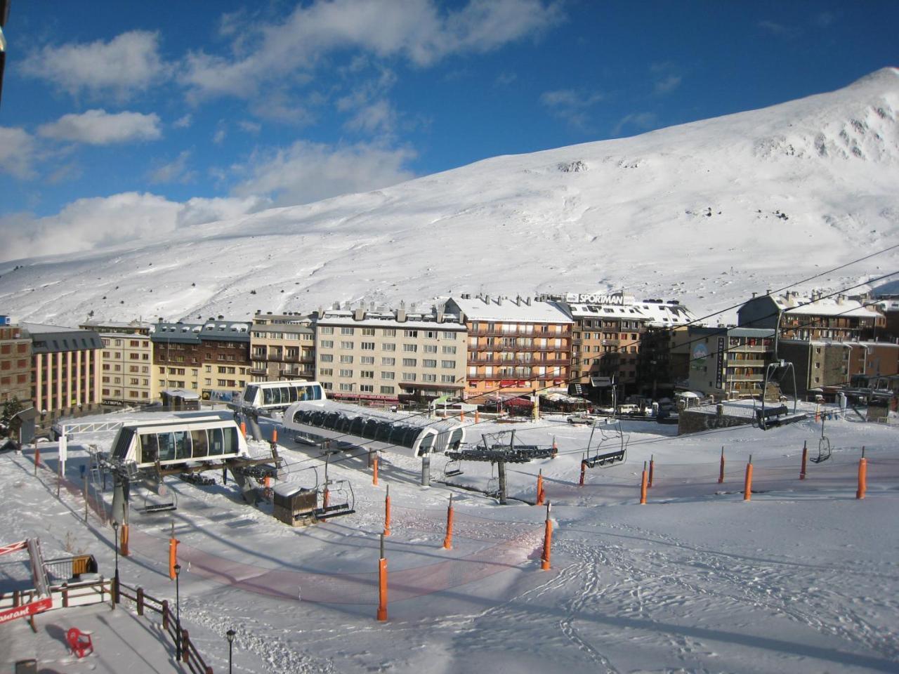 Apartamentos Grifovacances Nevada Pas De La Casa Dış mekan fotoğraf